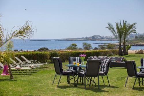 ?villa In A Fantastic Location On The Seafront? Protaras Villa 48