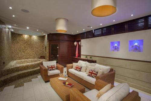 ?villa In A Fantastic Location On The Seafront? Protaras Villa 48