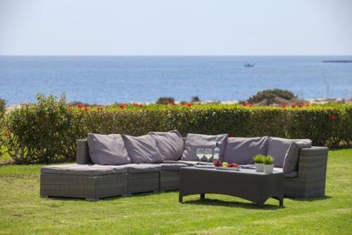 ?villa In A Fantastic Location On The Seafront? Protaras Villa 48
