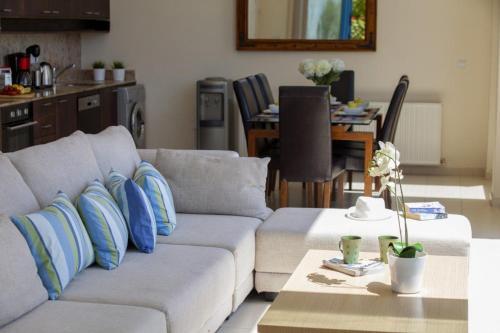 ?villa In A Fantastic Location On The Seafront? Protaras Villa 48