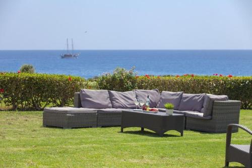 ?villa In A Fantastic Location On The Seafront? Protaras Villa 48