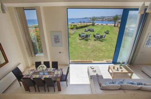 ?villa In A Fantastic Location On The Seafront? Protaras Villa 48