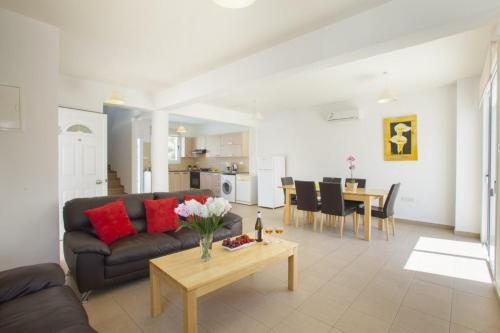 ?luxury Villa With A Private Pool And Garden? Pernera Villa 31