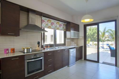 ?renting This 5 Star Villa Near Fig Tree Bay? Protaras Villa 21