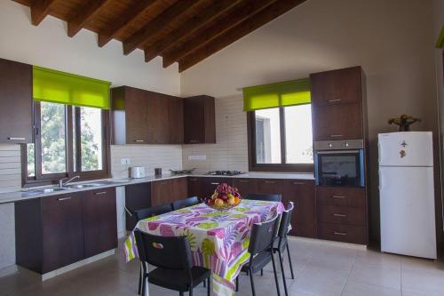 ?renting This 5 Star Villa Near Fig Tree Bay? Protaras Villa 21