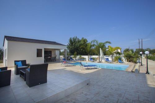 ?renting This 5 Star Villa Near Fig Tree Bay? Protaras Villa 21