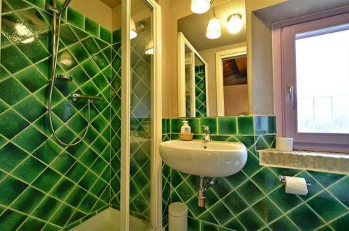 Altopascio Villa Sleeps 14 Pool Air Con Wifi