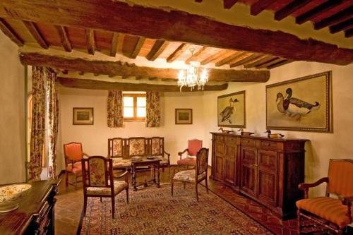 Arezzo Villa Sleeps 18 Air Con