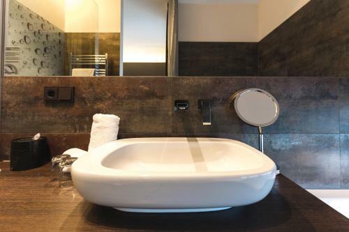 Saks Urban Design Hotel