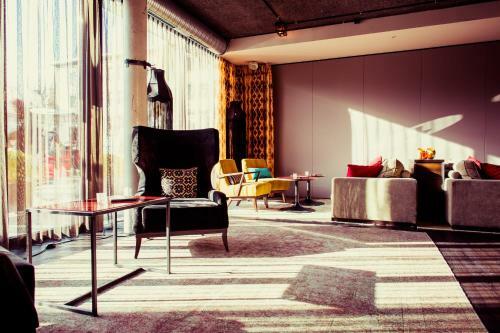 Saks Urban Design Hotel