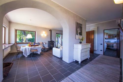Cadenabbia Apartment Sleeps 4