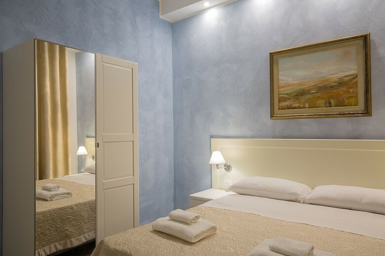 Hostal Vela Rooms