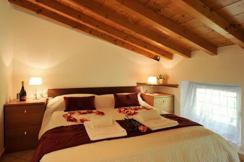 Carlazzo Apartment Sleeps 4 Pool