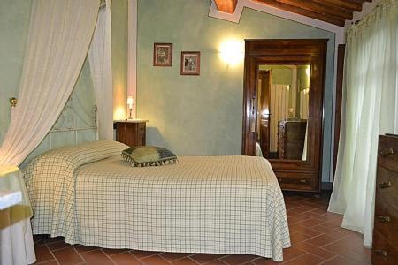 Castelfiorentino Villa Sleeps 10 Pool Wifi