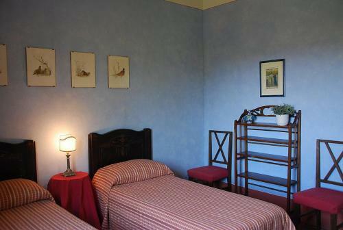 Castelfiorentino Villa Sleeps 6 Pool