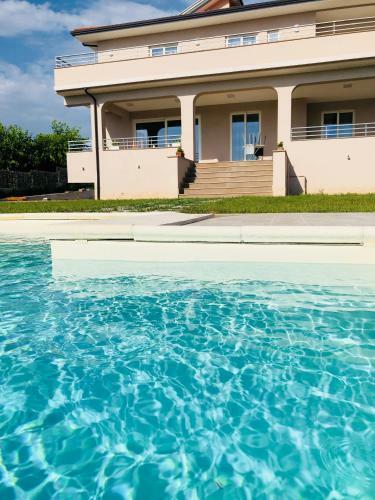 Villa Lauro Luxury B&B