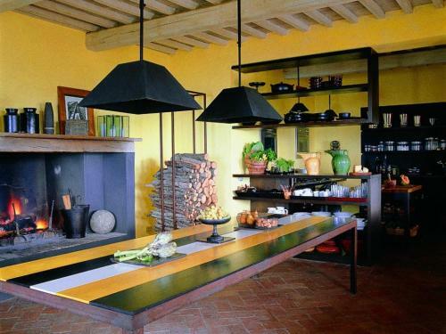 Castiglioncello Del Trinoro Villa Sleeps 10 Pool
