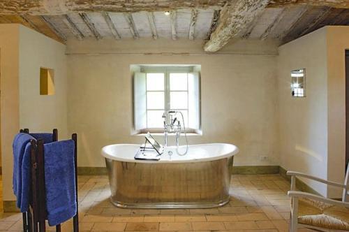 Castiglioncello Del Trinoro Villa Sleeps 12 Pool