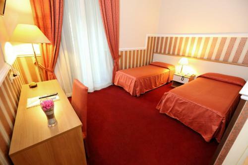 Hostal Catania Centro Rooms