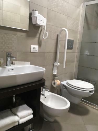 8room Hotel