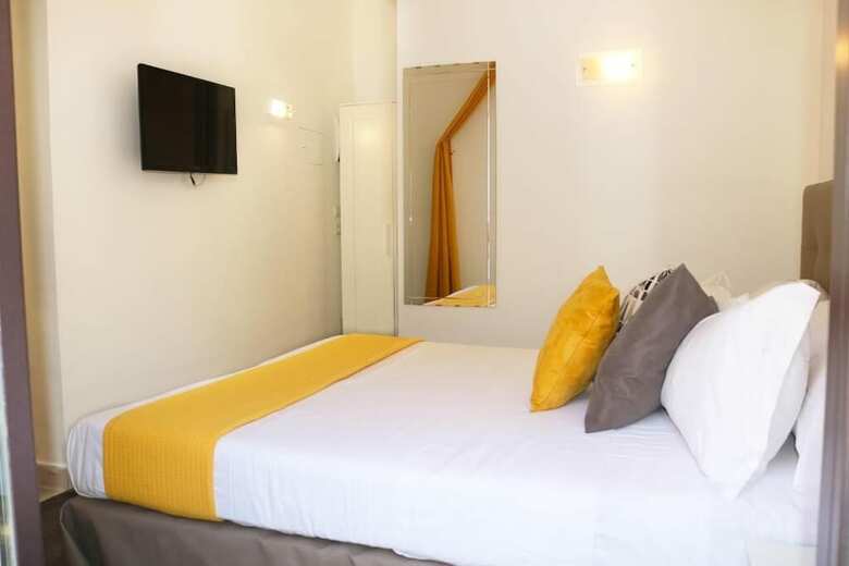 Hostal Preluna Central Palace