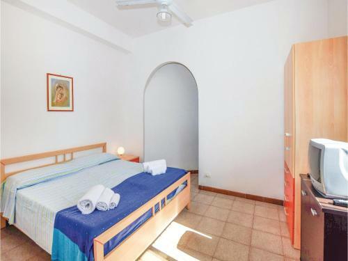 Four-bedroom Holiday Home In Cava D'aliga