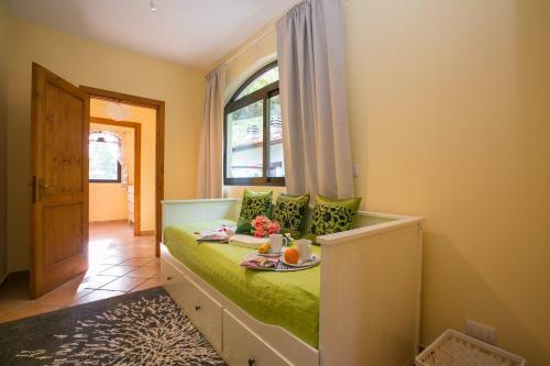 Cima Villa Sleeps 10 Pool