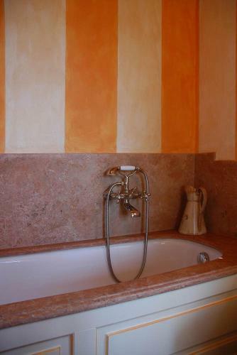 Piano Di Conca Villa Sleeps 10 Pool Air Con T763289