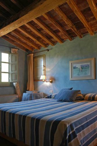 Piano Di Conca Villa Sleeps 10 Pool Air Con T763289