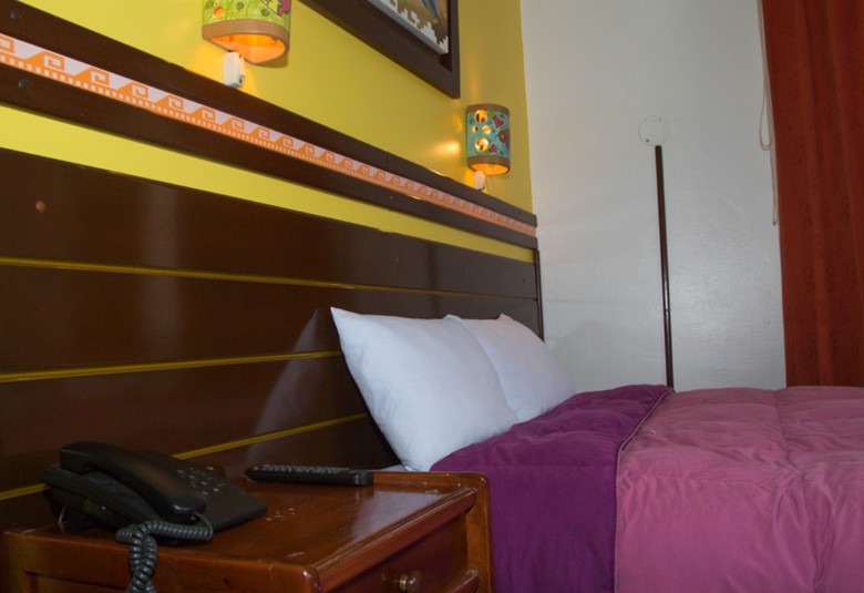 Hotel San Antonio Suites