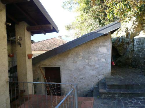 2 Lake View Apartments Near Lugano