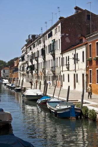 Hostal Rio Venice