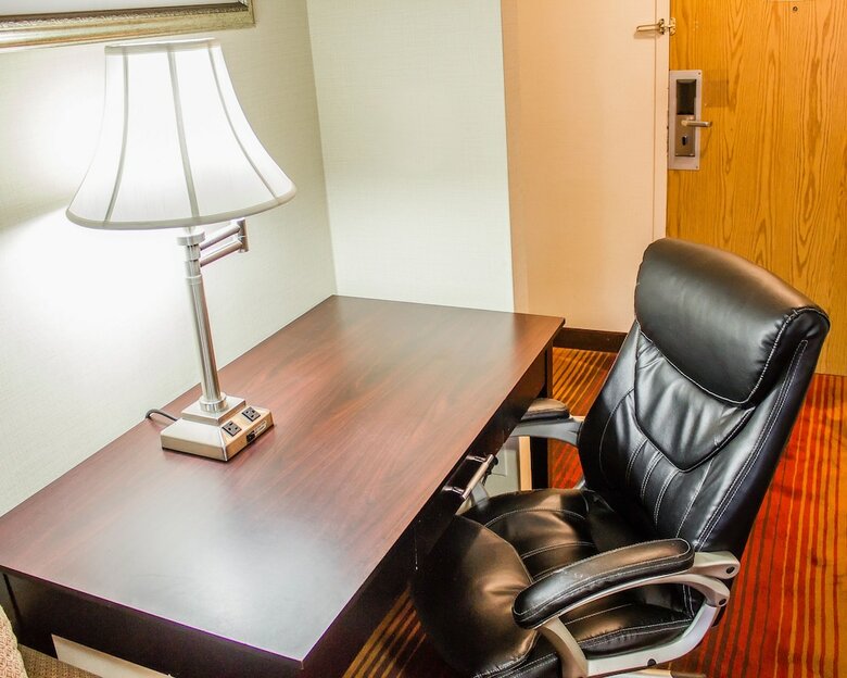 Hotel Rodeway Inn Macarthur Airport
