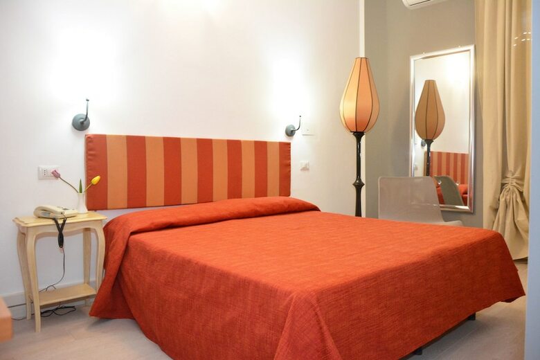 City Hotel