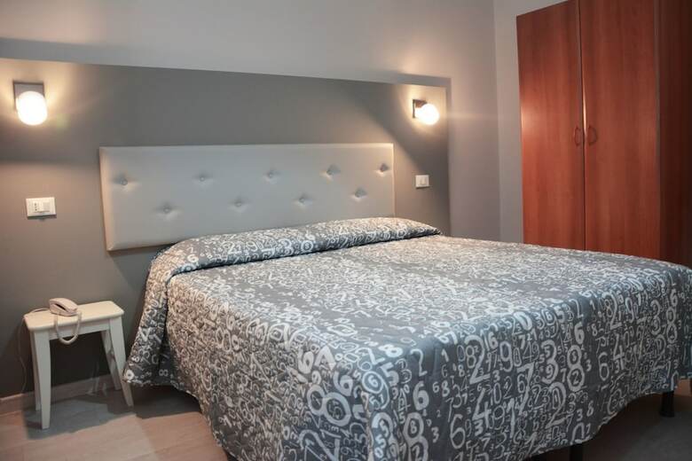 City Hotel
