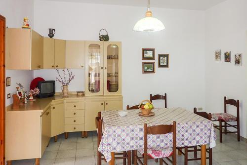 Cottage In Torre Dell'orso With Garden M198