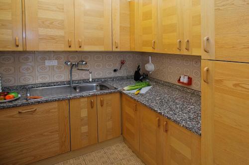 Toscolano-maderno Apartment Sleeps 8