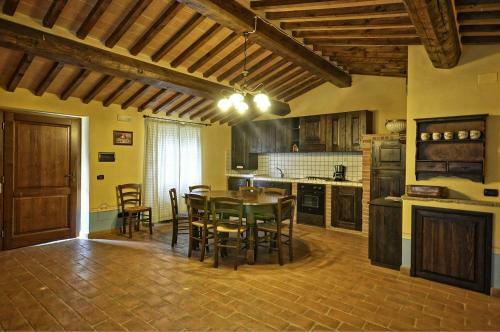 Vernazzano Basso Apartment Sleeps 6 T242209