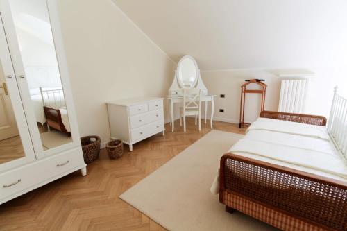 Stresa Villa Sleeps 10 Pool Air Con Wifi