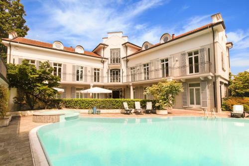 Stresa Villa Sleeps 16 Pool Air Con Wifi