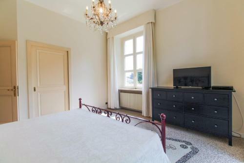 Stresa Villa Sleeps 16 Pool Air Con Wifi
