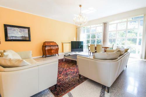 Stresa Villa Sleeps 16 Pool Air Con Wifi