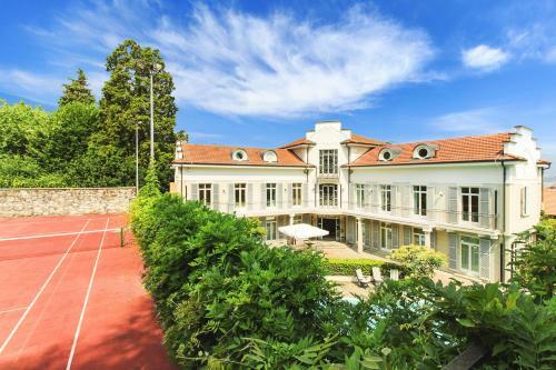 Stresa Villa Sleeps 16 Pool Air Con Wifi