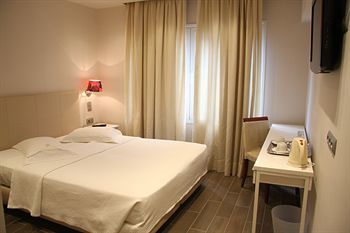 Piraeus Dream Hotel