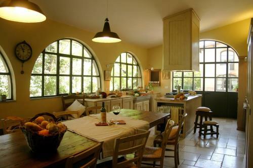 Terranuova Bracciolini Villa Sleeps 12 Pool Air Con