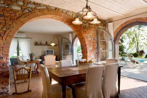 Terranuova Bracciolini Villa Sleeps 12 Pool Air Con
