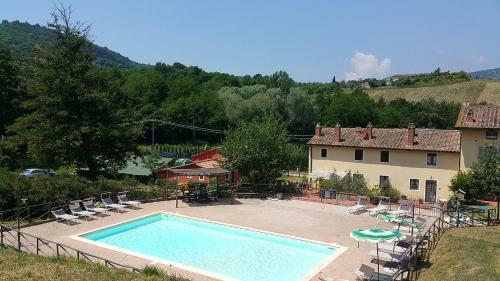 Serravalle Pistoiese Villa Sleeps 8 Pool Wifi