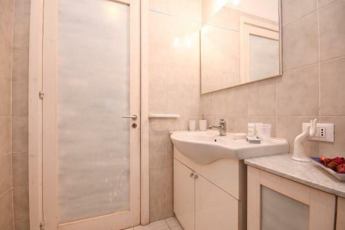 Sirmione Lake And Pool Holiday Apartment