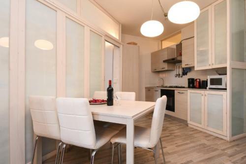 Sirmione Lake And Pool Holiday Apartment