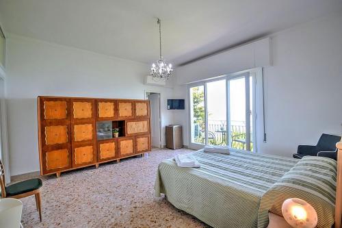 Sorrento Villa Sleeps 16 Air Con Wifi